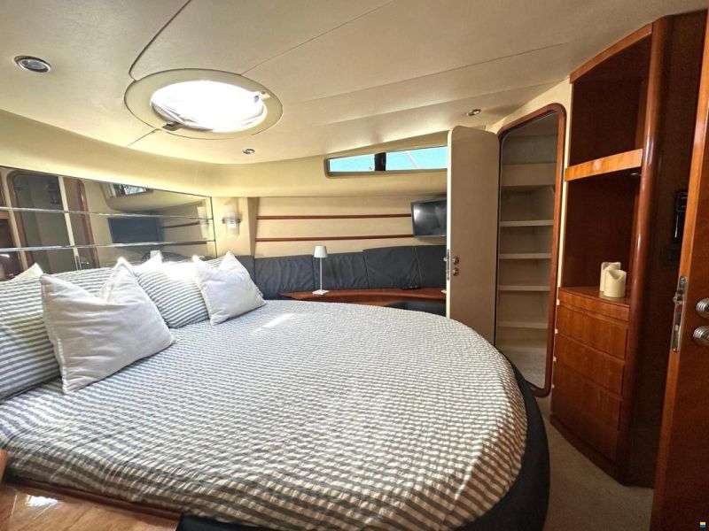 Azimut 46