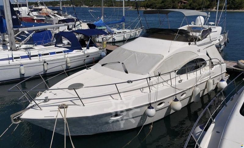 Azimut 42E