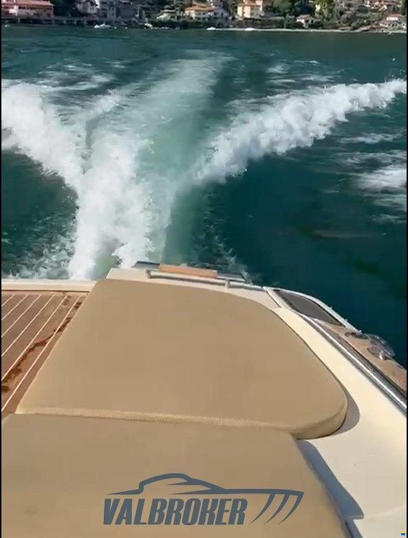Chris Craft CORSAIR 32