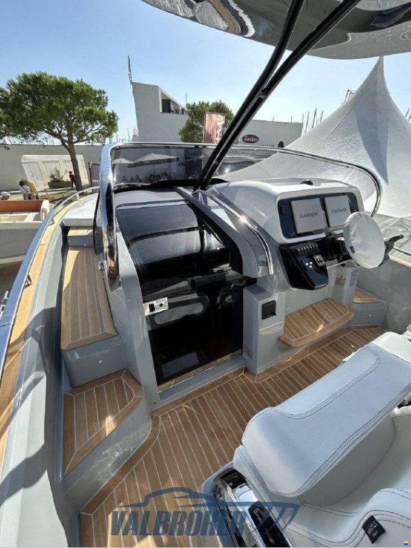 Invictus GT320