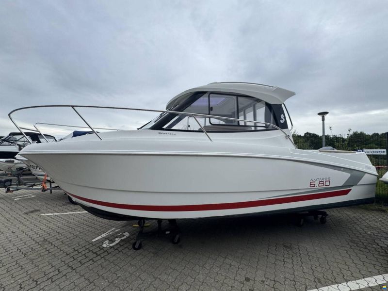 Beneteau Antares 6.80 - Yamaha F115
