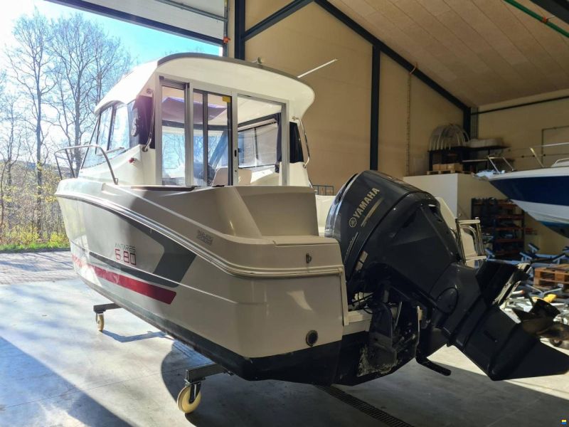 Beneteau Antares 6.80 - Yamaha F115