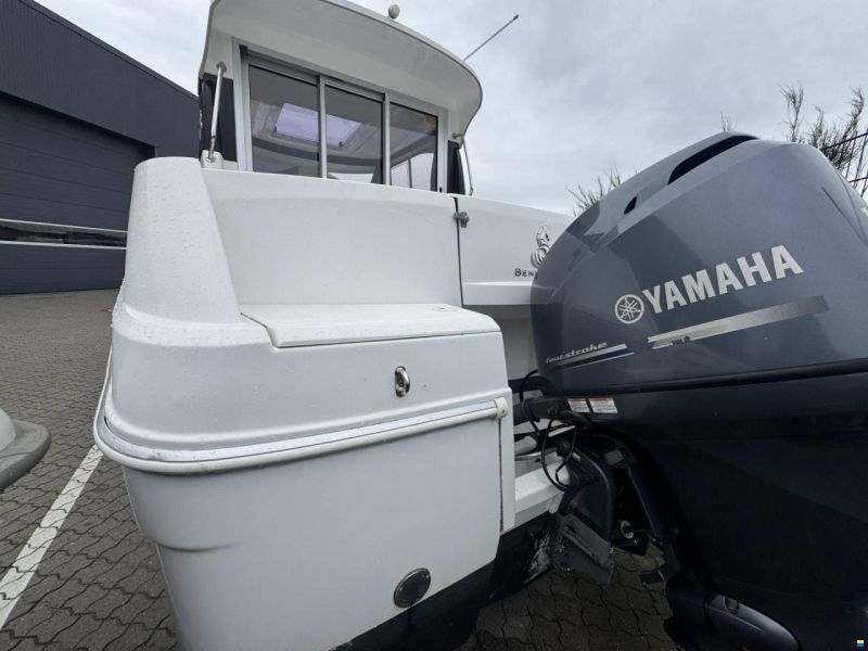 Beneteau Antares 6.80 - Yamaha F115