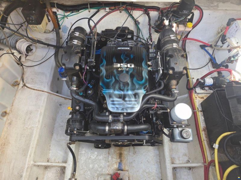 Maxum 2700 SE