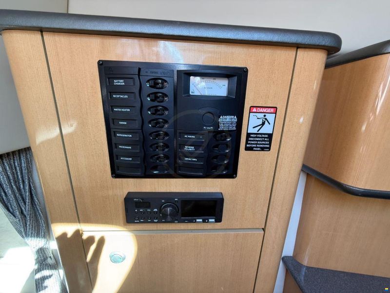 Maxum 2700 SE