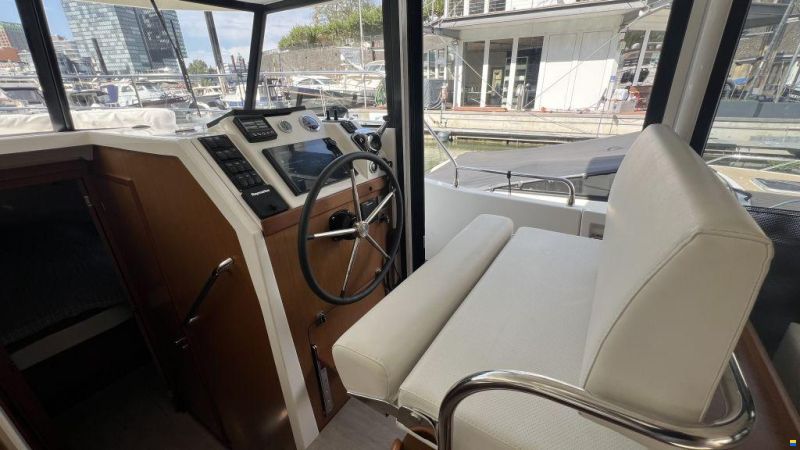 Beneteau Swift Trawler 35