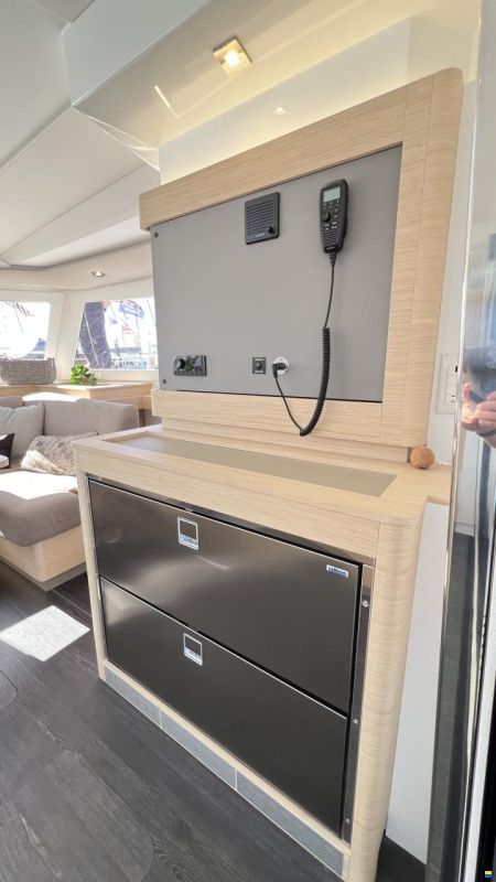 Fountaine Pajot 44