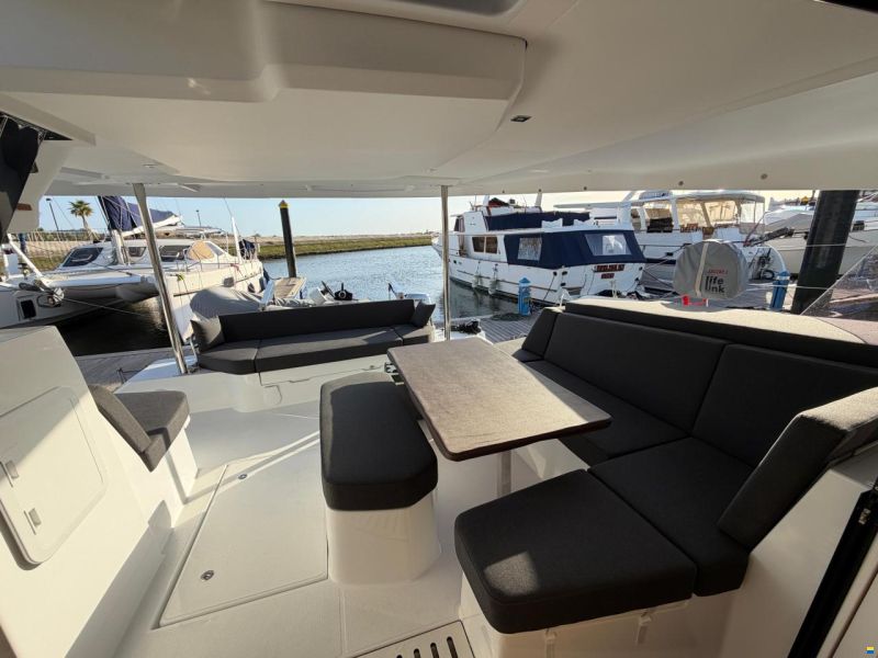 Fountaine Pajot 44