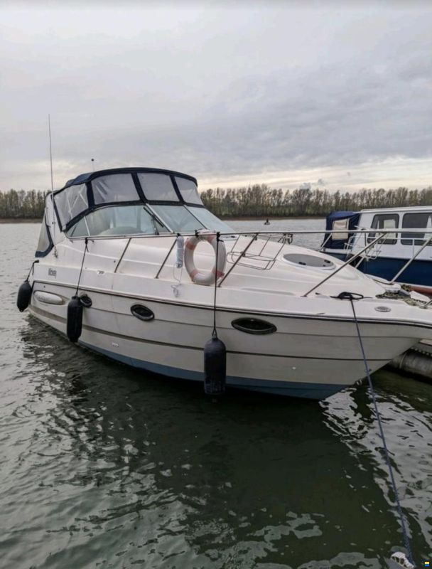 Maxum 2900