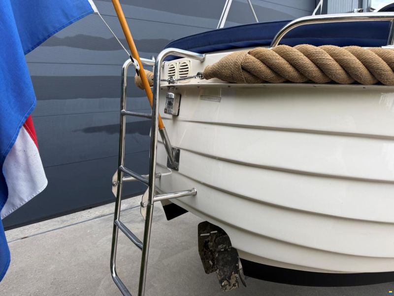 Crescent Allure 21