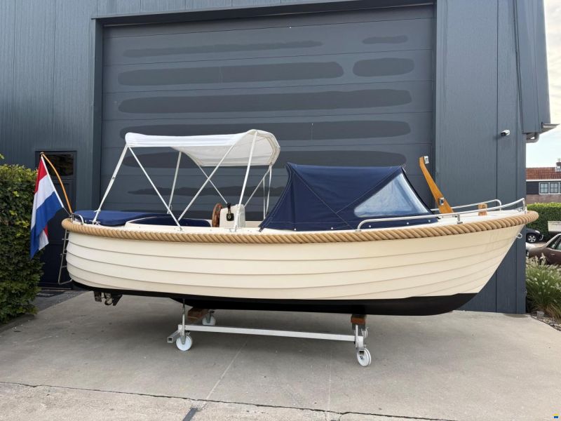 Crescent Allure 21