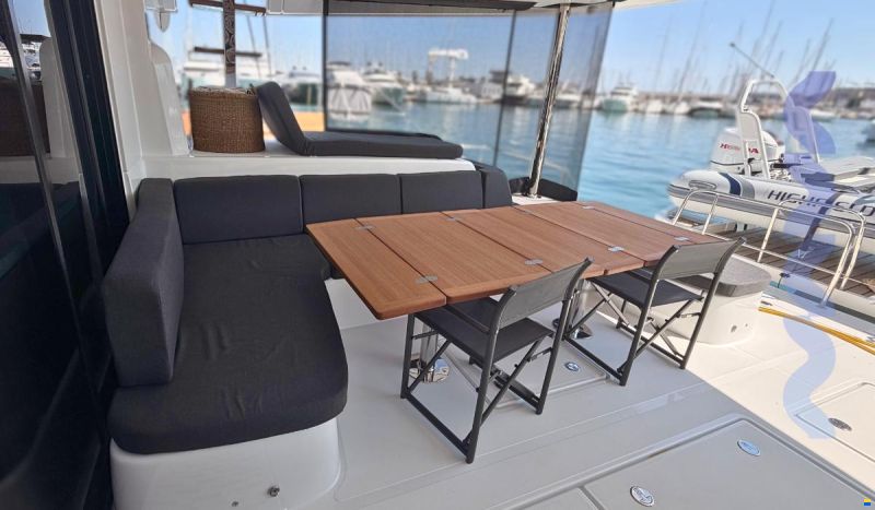 Lagoon 55