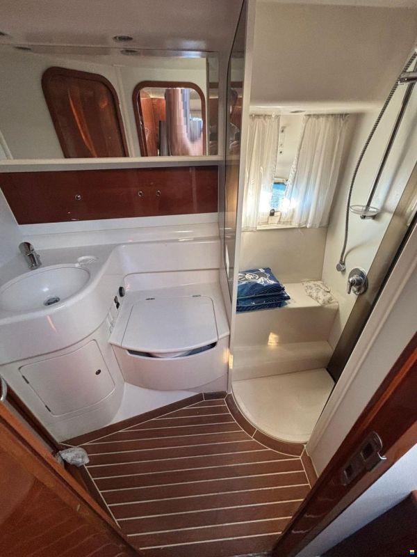 Princess V42