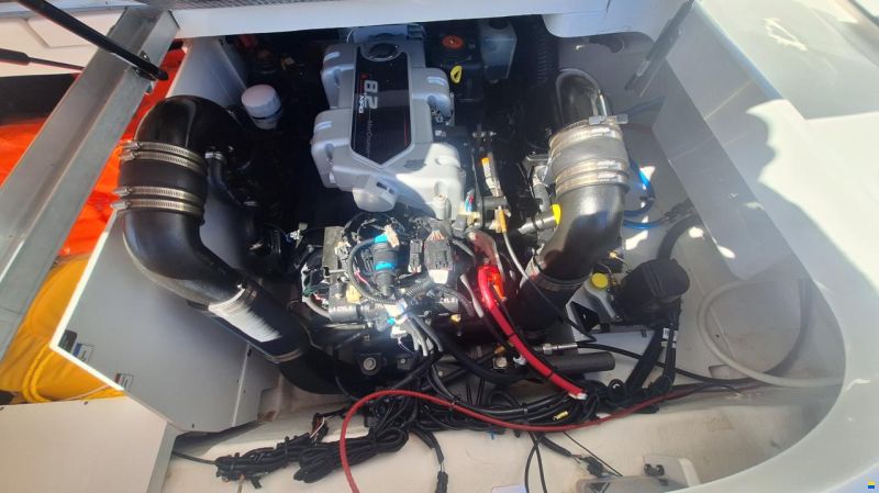 Sea Ray Sun Deck 270