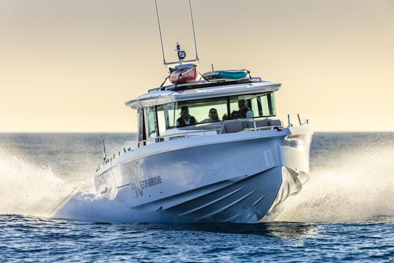 Axopar 45 XC Cross Cabin
