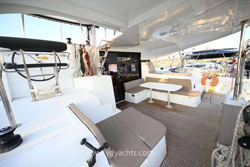Lagoon 42