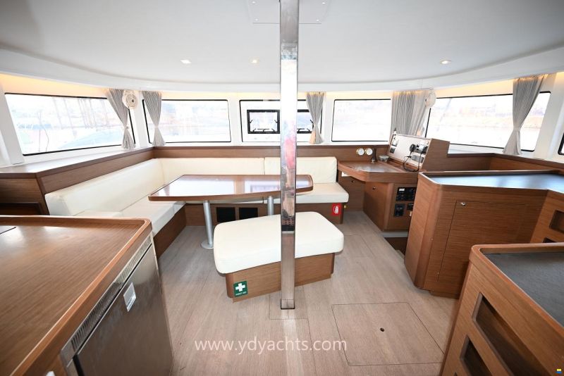 Lagoon 42