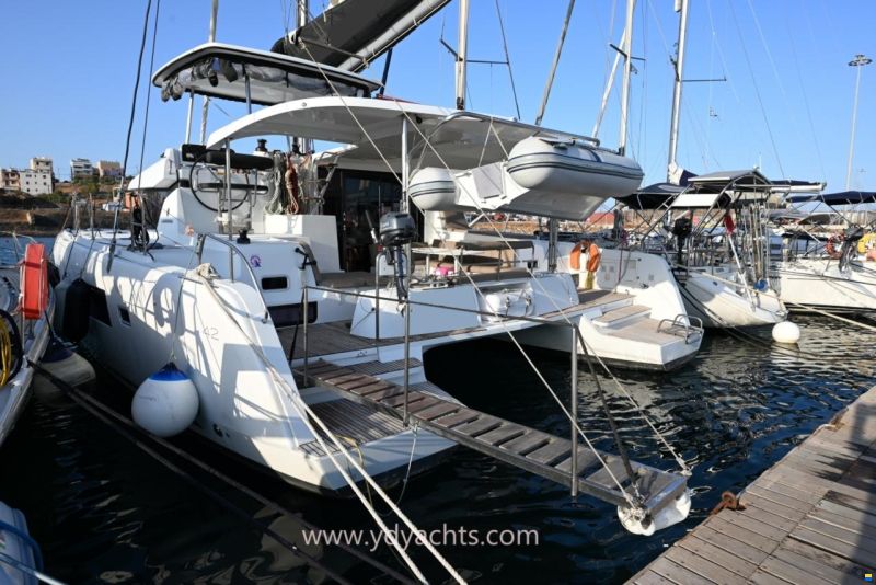 Lagoon 42