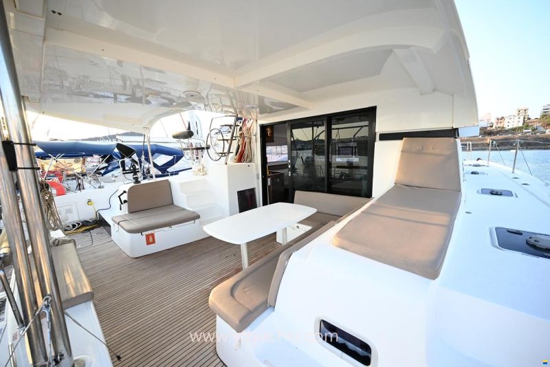 Lagoon 42