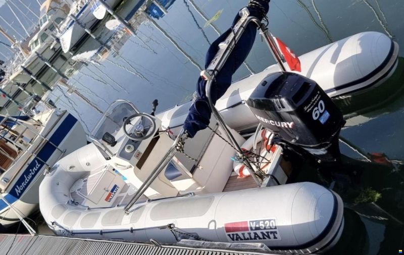 Valiant 520 Vanguard