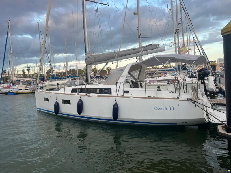 Beneteau oceanis 38