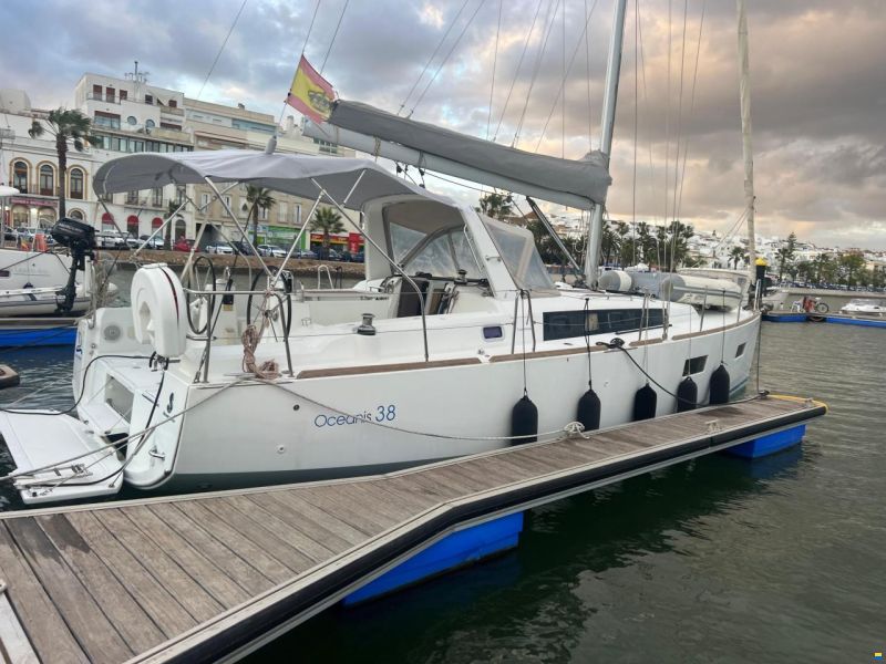 Beneteau oceanis 38