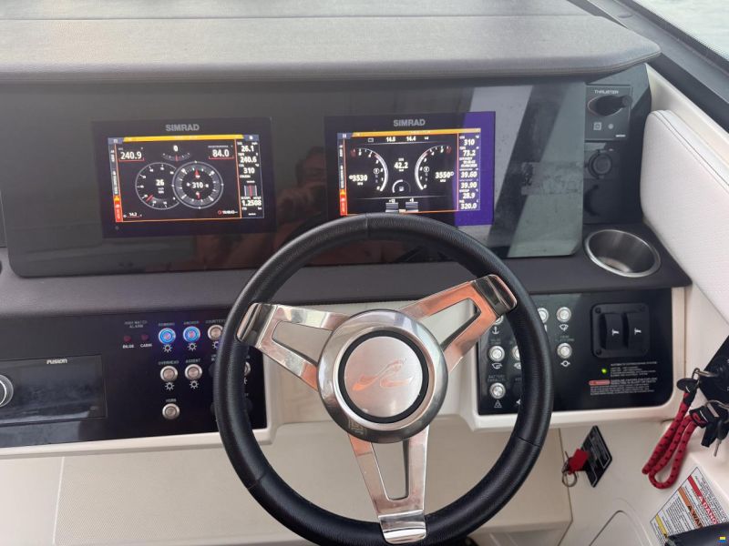 Sea Ray Sundancer 320 DME