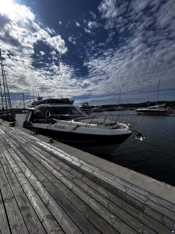 Galeon 400 Fly
