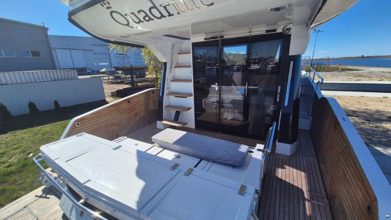 Galeon 400 Fly