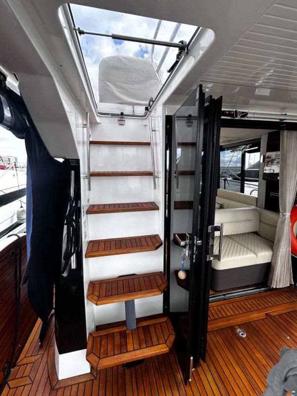 Galeon 400 Fly