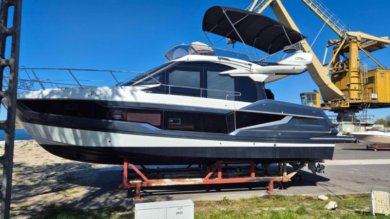 Galeon 400 Fly