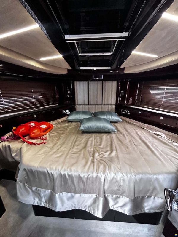 Galeon 400 Fly