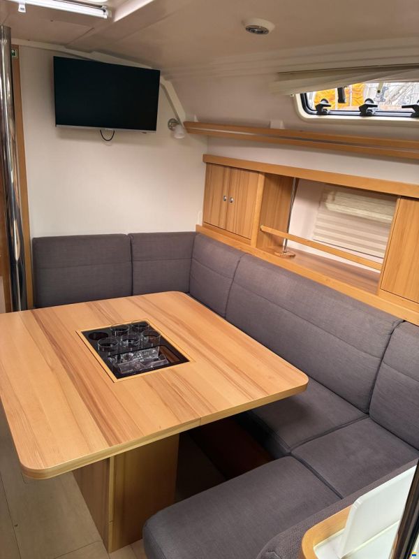 Hanse 375