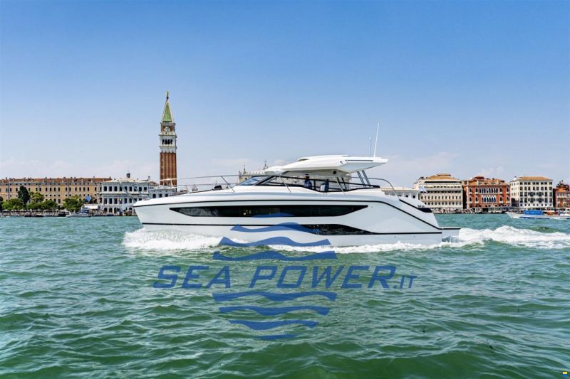 Bavaria SR 38 Open Top Charter