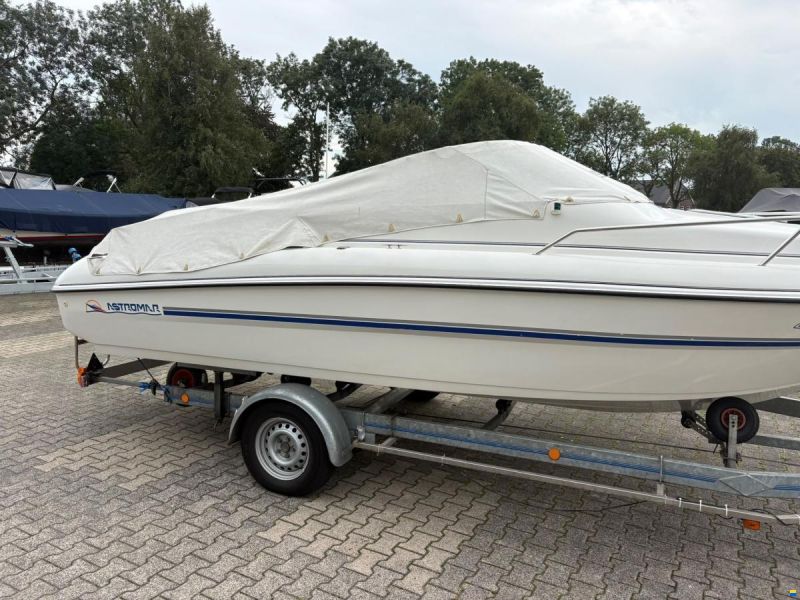 Astromar LC600 Cabin