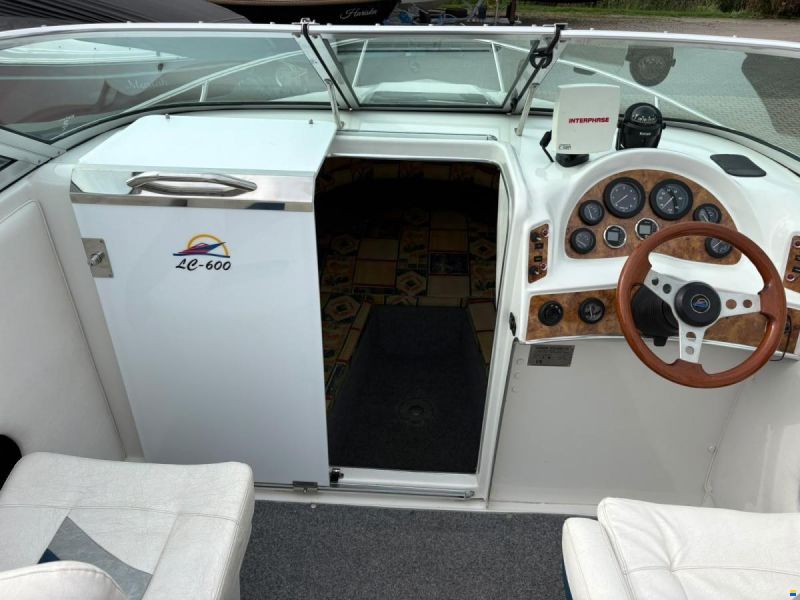 Astromar LC600 Cabin