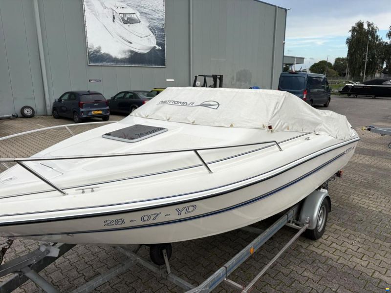 Astromar LC600 Cabin