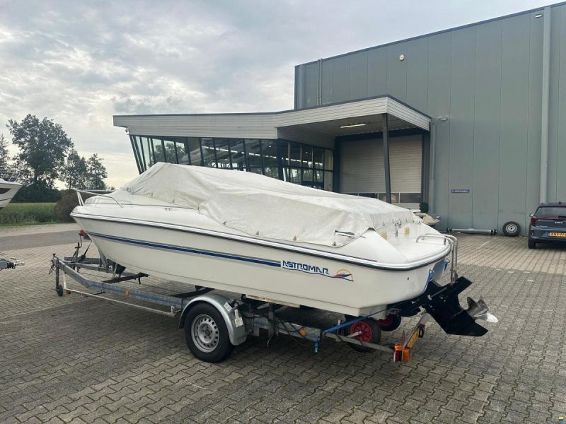 Astromar LC600 Cabin
