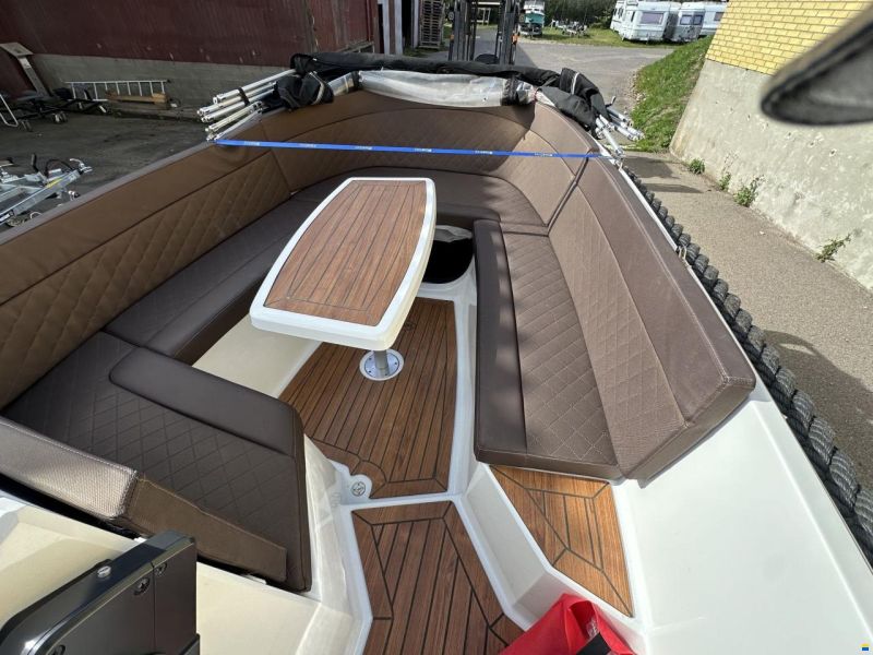 Corsiva 565 New Age (2019) med Yamaha F40FET og