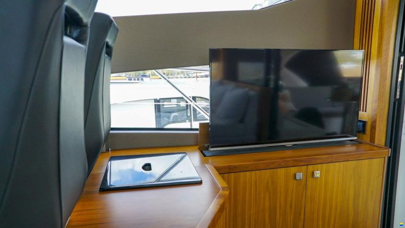 Sunseeker Predator 57