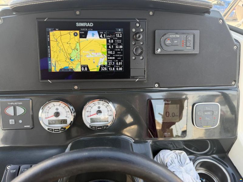 Quicksilver Activ 805 Sundeck