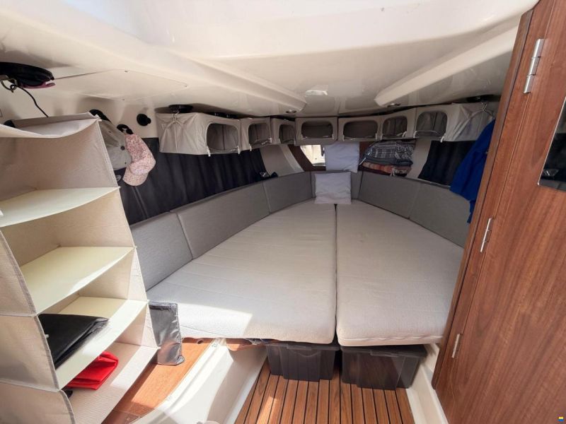 Quicksilver Activ 805 Sundeck