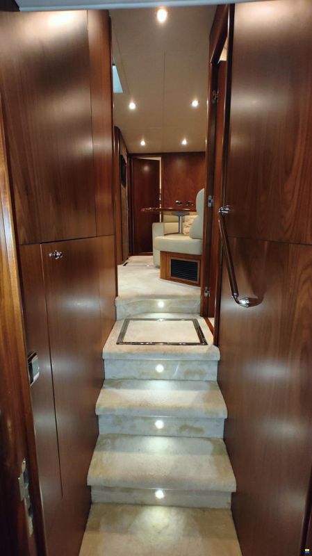 Sunseeker Predator 62