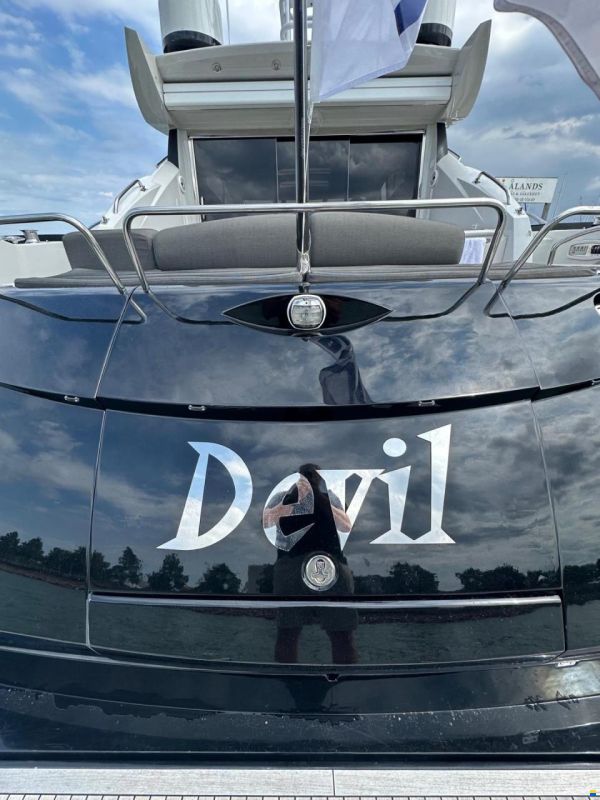 Sunseeker Predator 62
