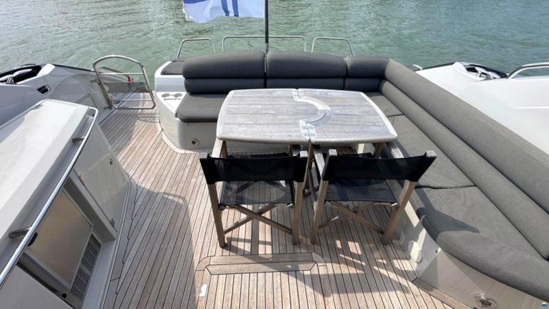 Sunseeker Predator 62