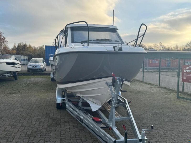 Quicksilver 705 Weekend