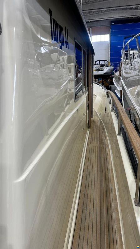 Targa 44