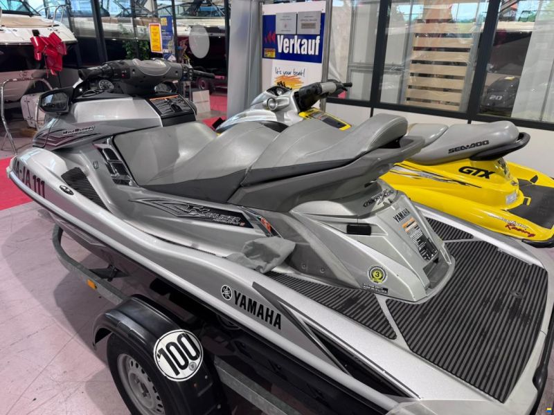 Yamaha WaveRunner FX HO Cruiser