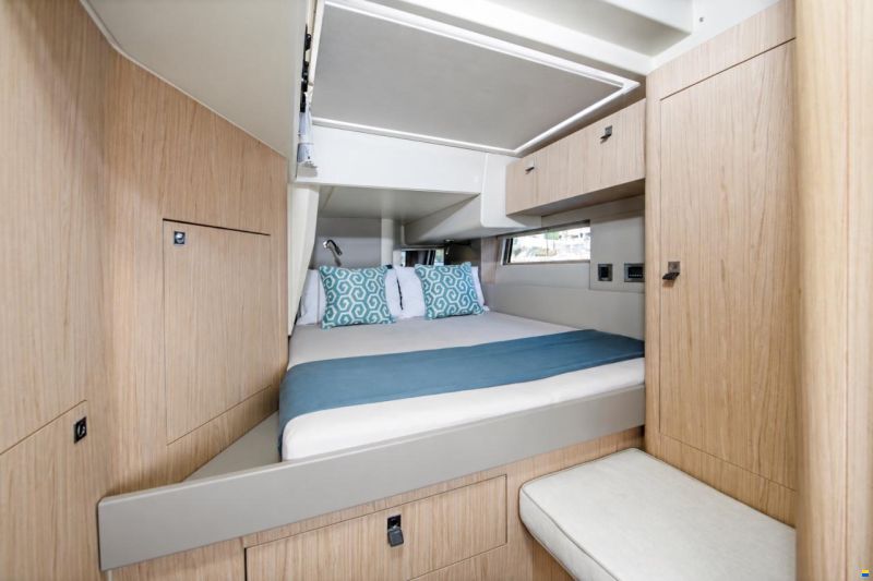 Beneteau Oceanis yacht 62