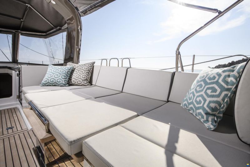 Beneteau Oceanis yacht 62
